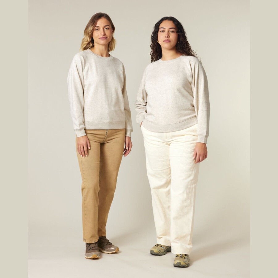 Stella Clara, Naised