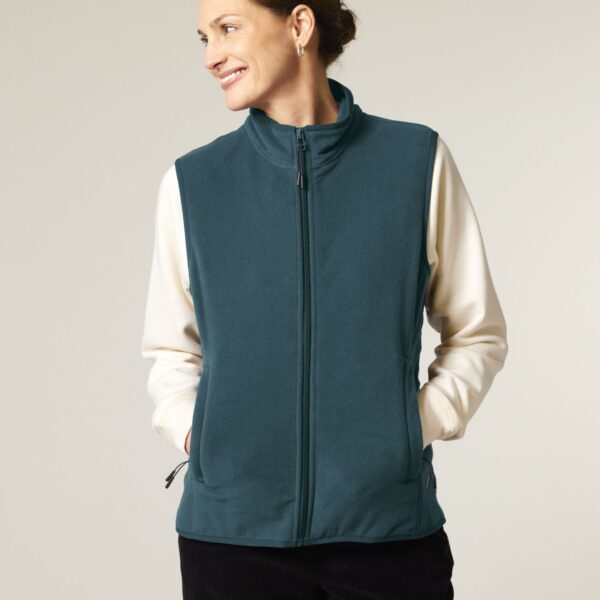 Stella Quester, Naised