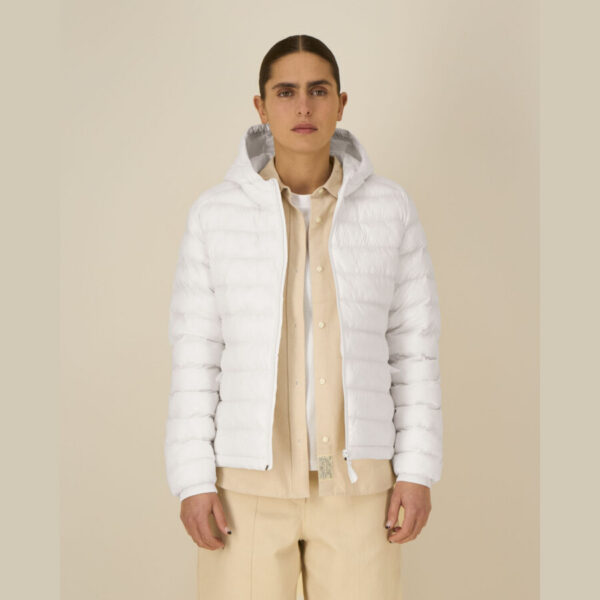 Stella Voyager 2.0, Naised